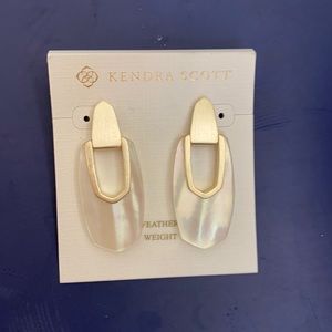 Kendra Scott kailyn drop earrings